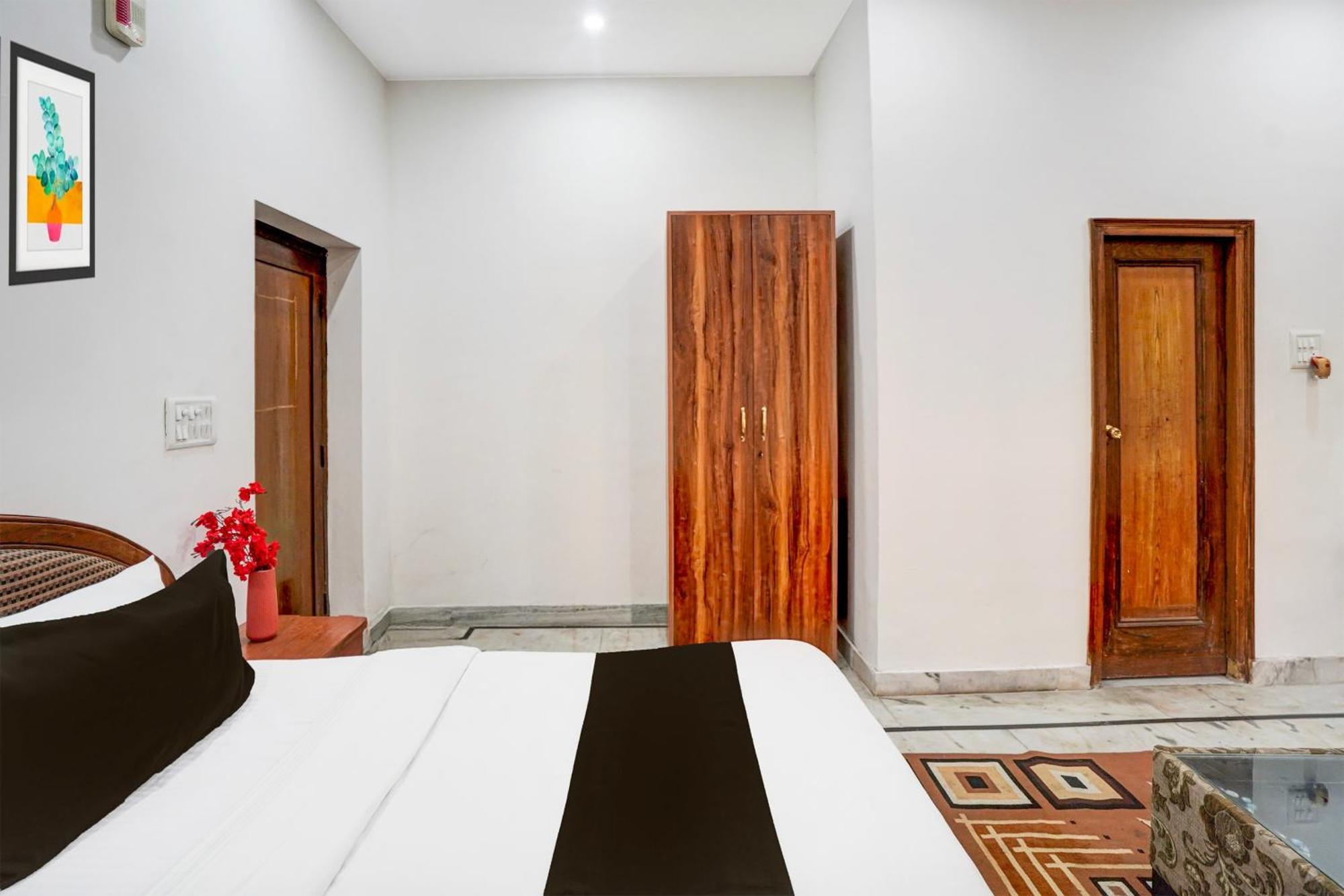 Super Hotel O Krishna Nagar Chowk Near Ongc Дехрадун Экстерьер фото